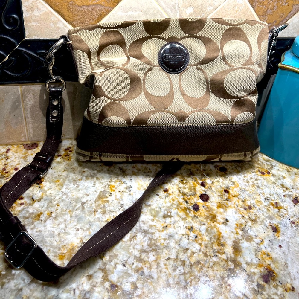 Authentic Coach crossbody. Gently used, great condition. No stains or tears.